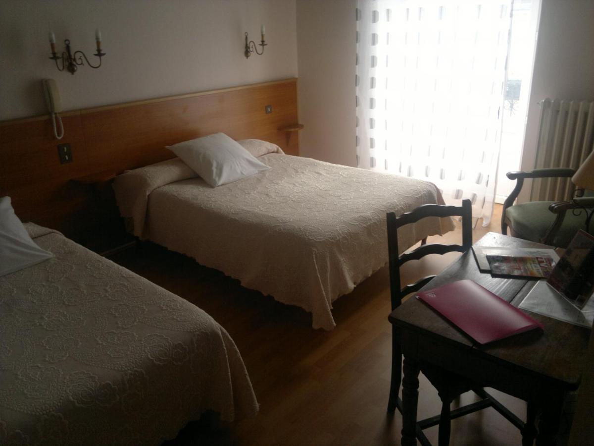 Logis Hotel De France Arudy Екстериор снимка