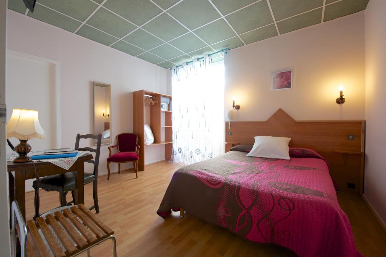 Logis Hotel De France Arudy Екстериор снимка