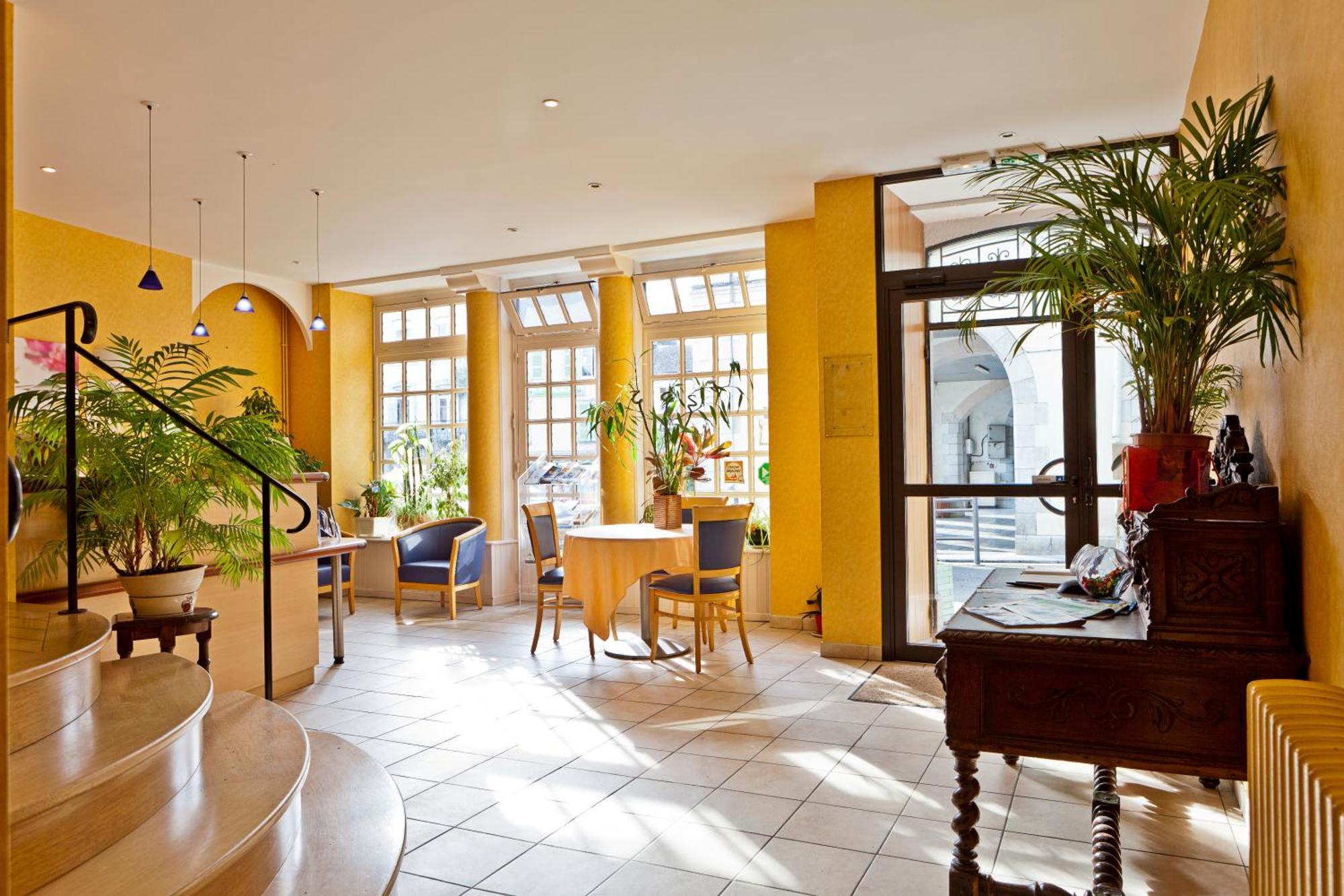 Logis Hotel De France Arudy Екстериор снимка