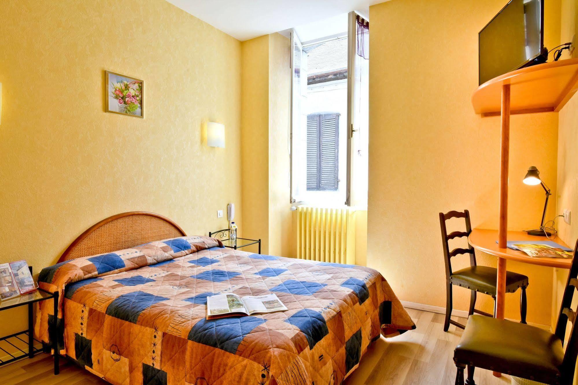 Logis Hotel De France Arudy Екстериор снимка
