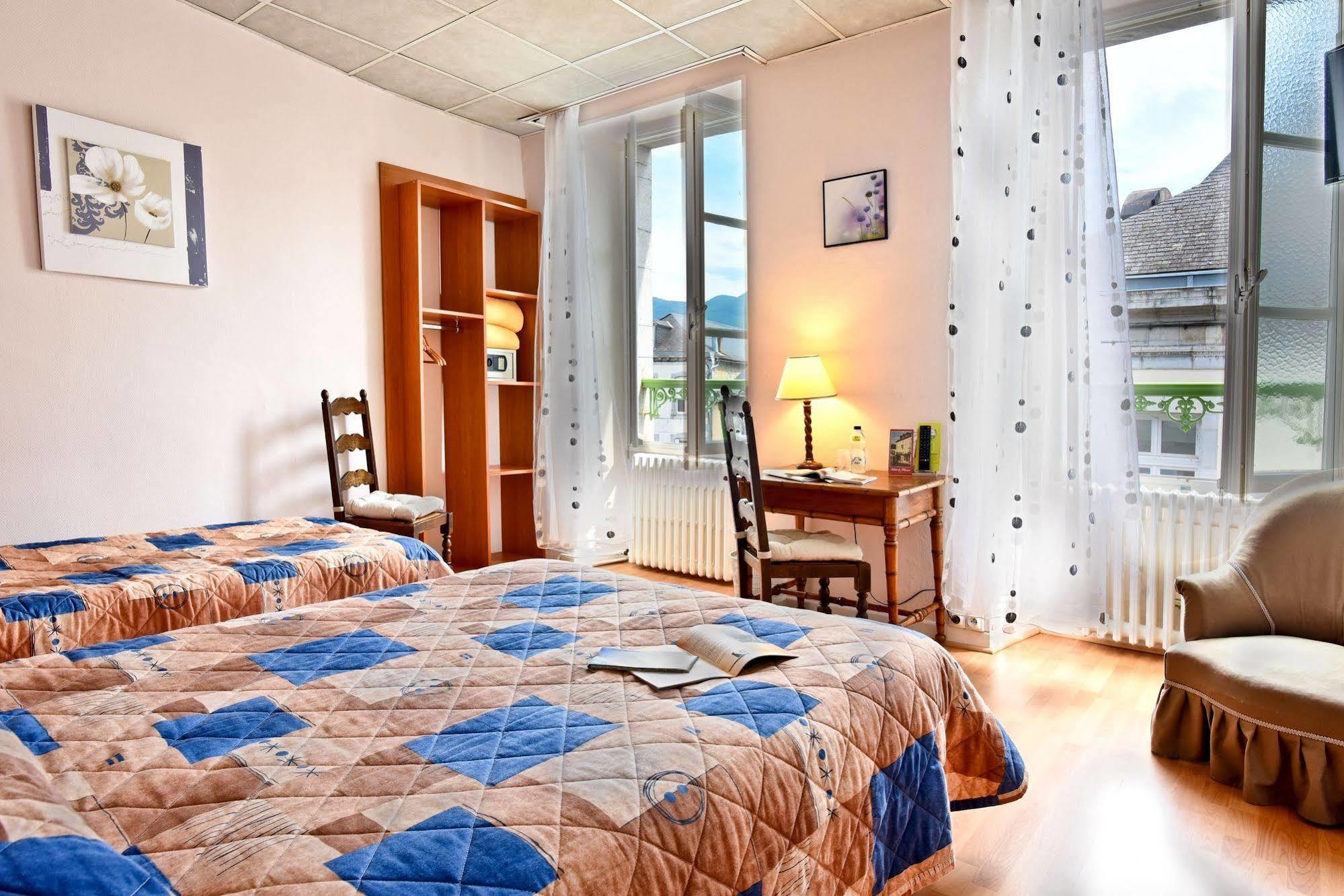 Logis Hotel De France Arudy Екстериор снимка