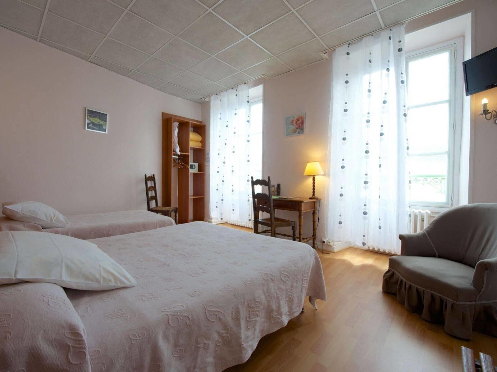 Logis Hotel De France Arudy Екстериор снимка