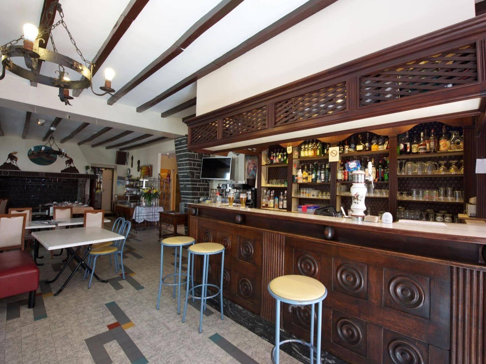 Logis Hotel De France Arudy Екстериор снимка