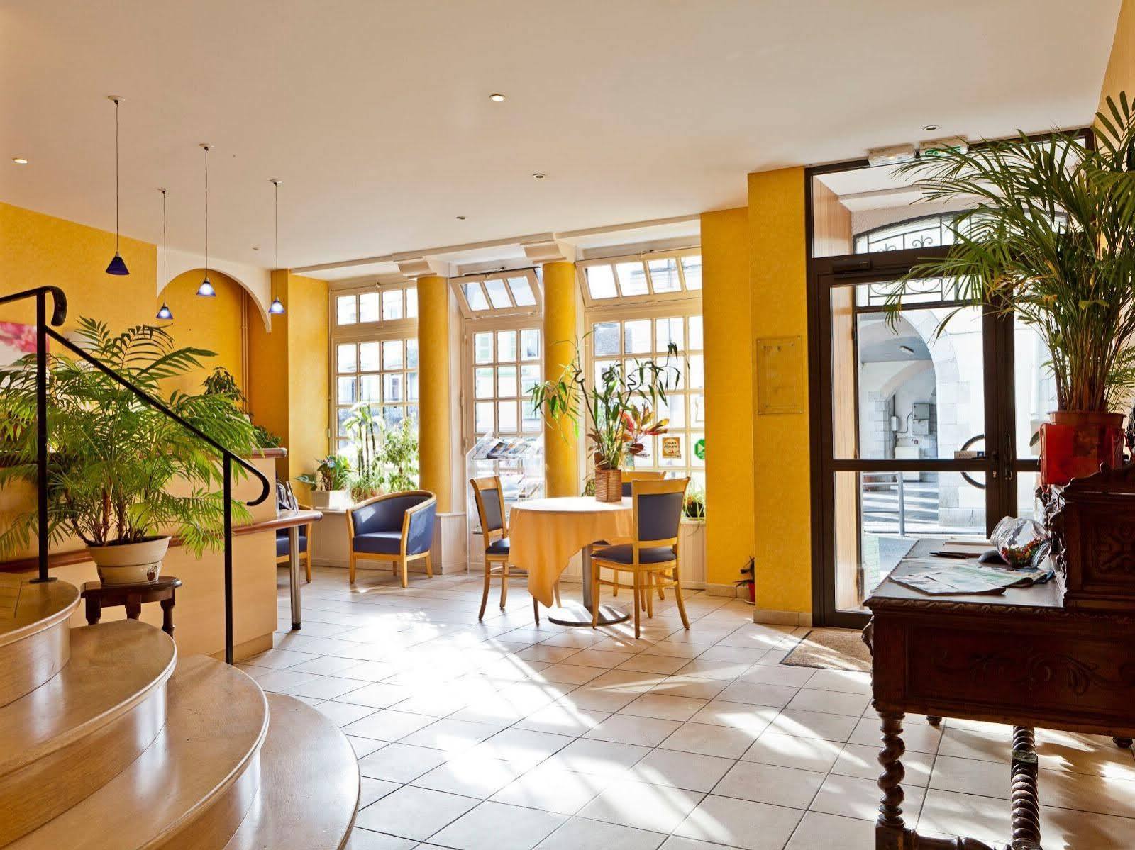 Logis Hotel De France Arudy Екстериор снимка